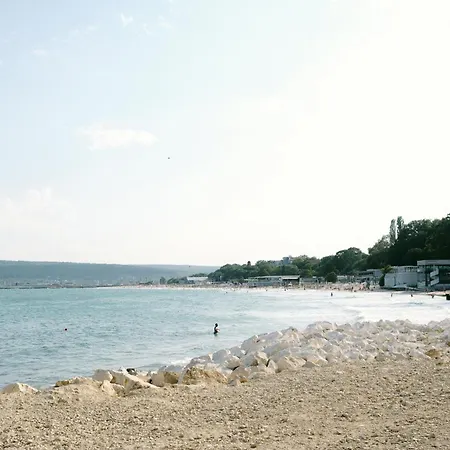 Infinity Sea View Luxury & Free Parking Apartment